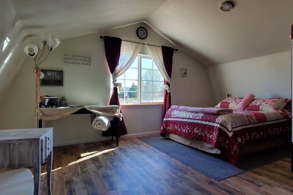 הוילה A Cozy Loft In טמפלטון מראה חיצוני תמונה